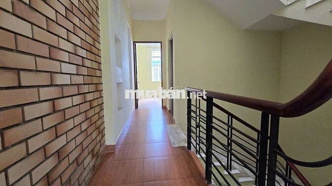 Cho thuê nhà 3 lầu khu tân phong