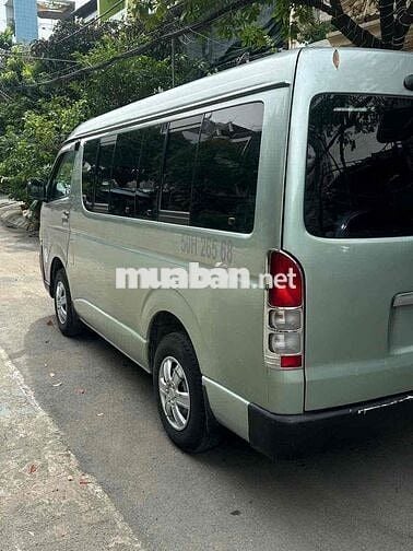 Toyota Hiace 2006 - Máy dầu, số sàn, 6 chỗ