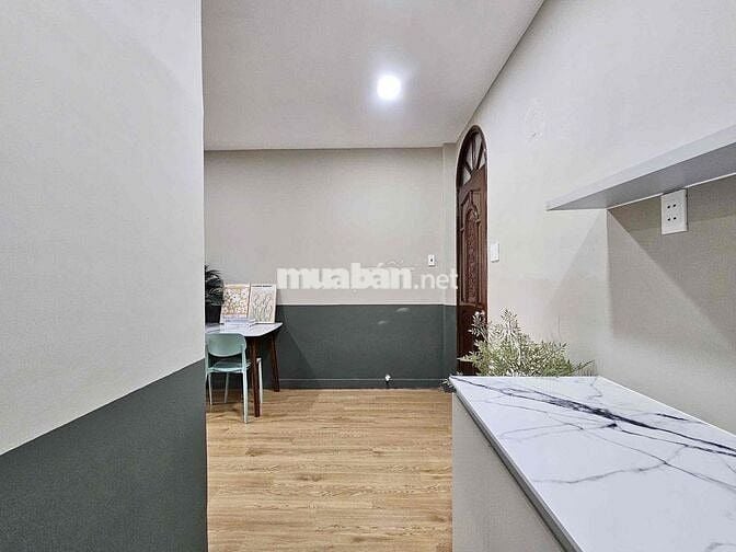 CĂN HỘ TÁCH BẾP BAN CÔNG LỚN QUẬN 4,  KHÁNH HỘI, GẦN HOÀNG DIỆU, Q1