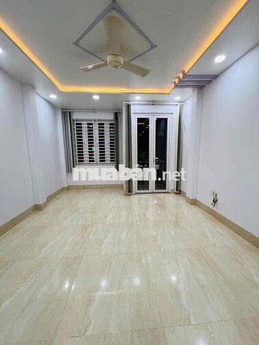 Nhà nguyên căn 6 phòng ngủ 6 máy lạnh đường Dương Đức Hiền, Tân Phú