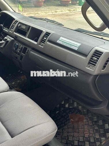 Toyota Hiace 2006 - Máy dầu, số sàn, 6 chỗ