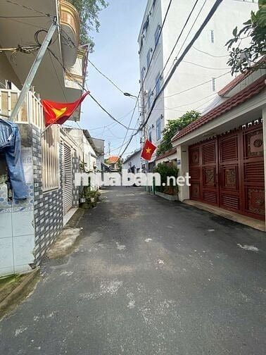 Bán Lô Đất Hiếm Cón Sót Lại - ̣DT:(4,62x15,5m) - Ngay Dương Quảng Hàm