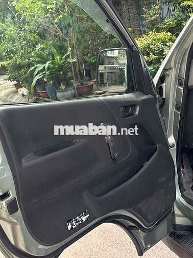 Toyota Hiace 2006 - Máy dầu, số sàn, 6 chỗ