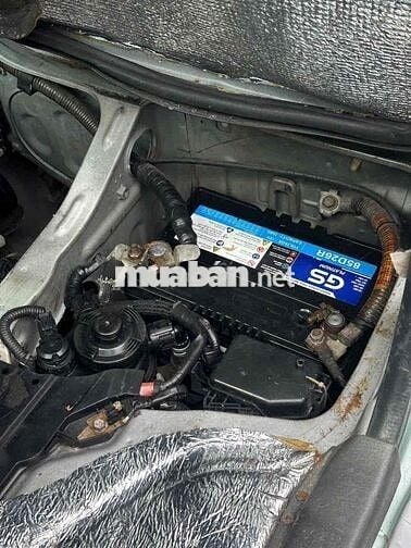 Toyota Hiace 2006 - Máy dầu, số sàn, 6 chỗ