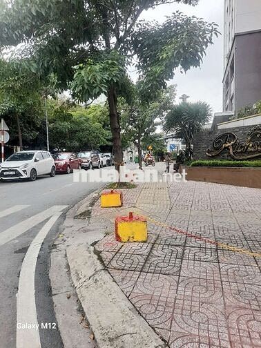 Chính chủ cho thuê nhà nguyên căn hẻm ô tô đường Hòa Bình, DT SD 216m2