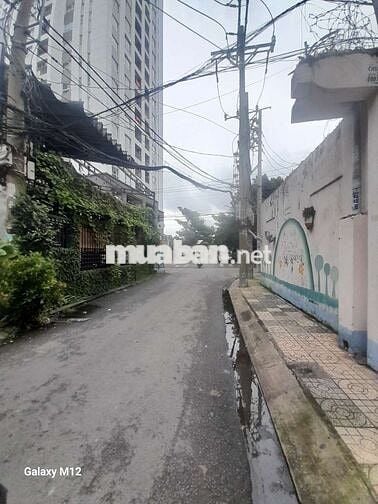 Chính chủ cho thuê nhà nguyên căn hẻm ô tô đường Hòa Bình, DT SD 216m2