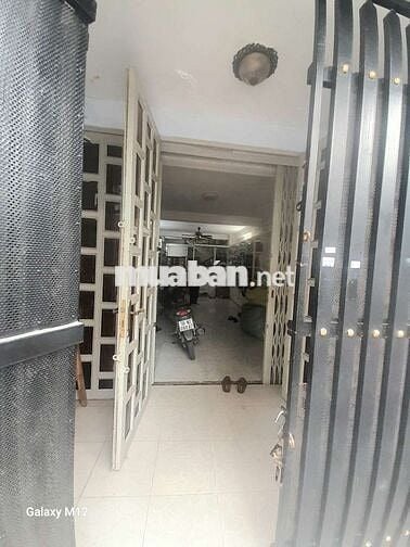 Chính chủ cho thuê nhà nguyên căn hẻm ô tô đường Hòa Bình, DT SD 216m2