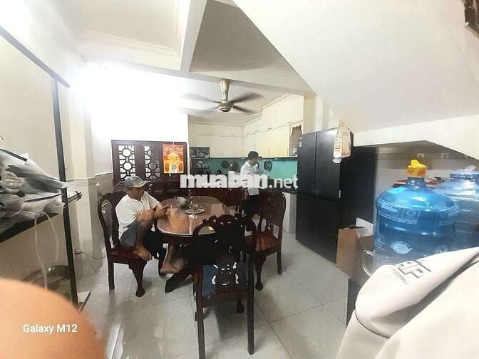 Chính chủ cho thuê nhà nguyên căn hẻm ô tô đường Hòa Bình, DT SD 216m2