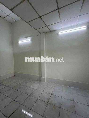 Cho thê nhà mặt tiền đường Lê Văn Lương