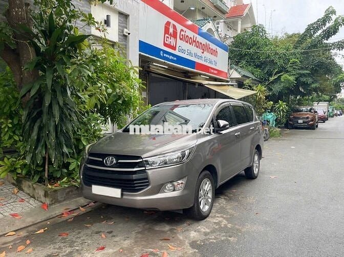 Toyota Innova 2017 2.0E - 180000 km