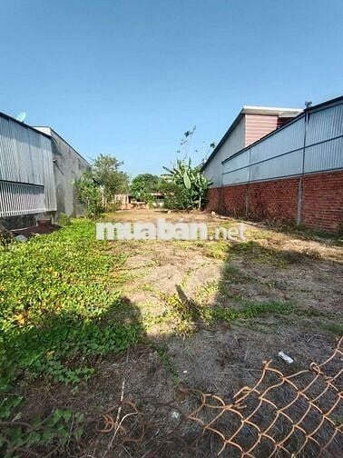 BÁN ĐẤT CÁCH QUỐC LỘ 1A CHỈ VÀI BƯỚC CHÂN