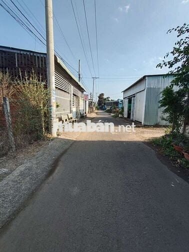 BÁN ĐẤT CÁCH QUỐC LỘ 1A CHỈ VÀI BƯỚC CHÂN