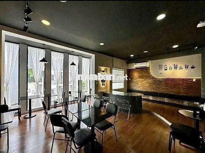 SIÊU PHẨM LÊN KỆ-TOÀ NHÀ NGANG 8M SIÊU HIẾM TRUNG TÂM Q10