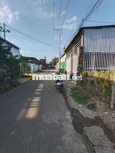 BÁN ĐẤT CÁCH QUỐC LỘ 1A CHỈ VÀI BƯỚC CHÂN