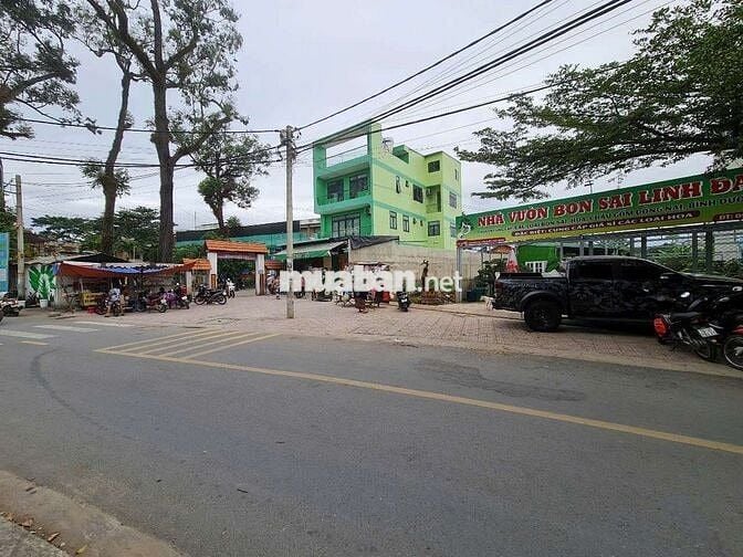 Bán nhà mặt tiền, gần trường học, thuận tiện mua bán