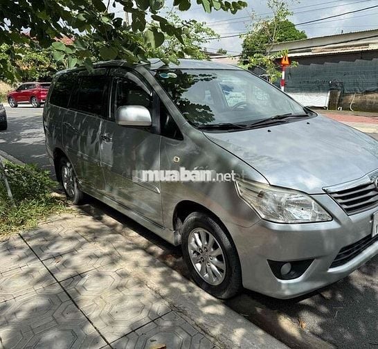 Toyota Innova 2012 E