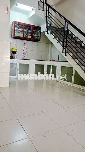 Nhà 3 Tầng 2 PN Lớn, Gần VinCom Quang Trung