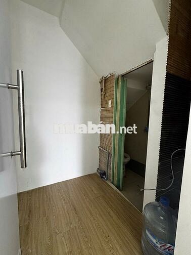 Mặt bằng mặt tiền đường CMT8, có tầng lửng