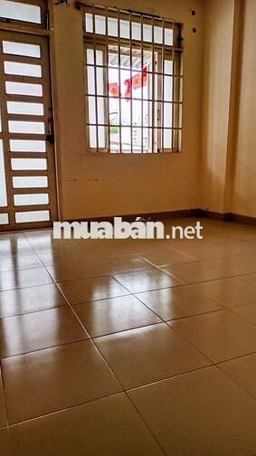 Nhà 3 Tầng 2 PN Lớn, Gần VinCom Quang Trung