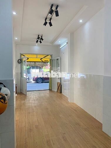 CHO THUÊ NHÀ CHÍNH CHỦ NGUYÊN CĂN MẶT TIỀN ĐẸP - NGUYỄN TIỂU LA,Q10