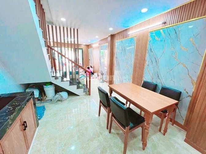 CẦN BÁN GẤP NHÀ 2MT GIÁ 1 TỶ 680 - SỔ HỒNG RIÊNG 