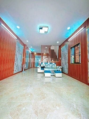 CẦN BÁN GẤP NHÀ 2MT GIÁ 1 TỶ 680 - SỔ HỒNG RIÊNG 