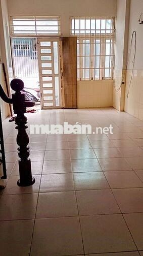 Nhà 3 Tầng 2 PN Lớn, Gần VinCom Quang Trung