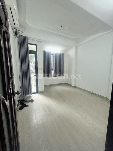 Cho thuê Mặt Tiền ngay Ga T3 - Nhất Chi Mai - 2 Lầu 3PN - Có HHMG