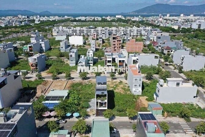 LÔ ĐẤT mặt tiền đường 7m5, ngay gần biển, giá hợp lý, tiềm năng cao.