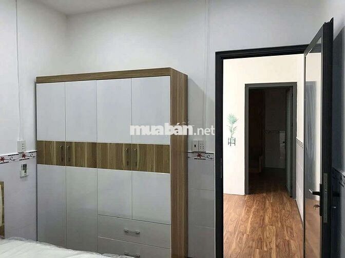 Cần cho thuê nhà nguyên căn 3m x 12m, Lạc Long Quân 1 trệt 1 lầu 2 pn.
