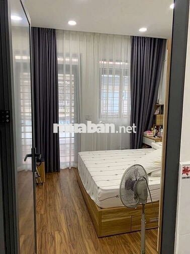 Cần cho thuê nhà nguyên căn 3m x 12m, Lạc Long Quân 1 trệt 1 lầu 2 pn.