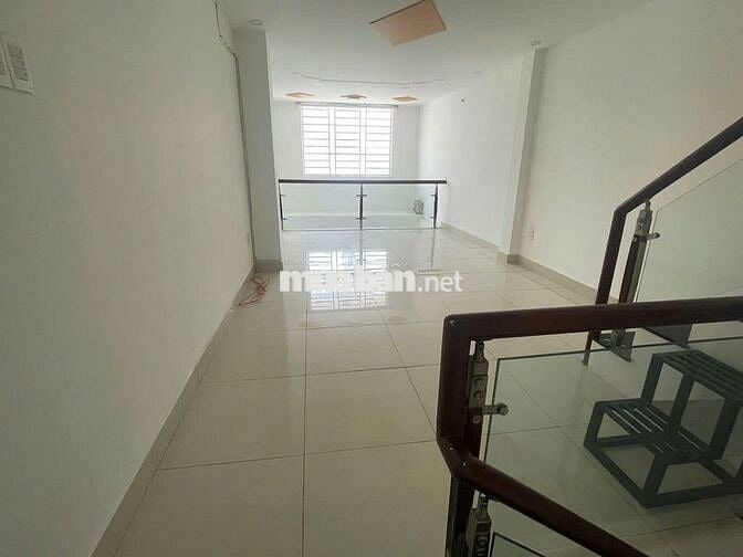 CHO THUÊ NHÀ NGUYÊN CĂN MẶT TIỀN ĐƯỜNG LÊ VĂN SỸ, DT 4X18 TRỆT 2 LẦU