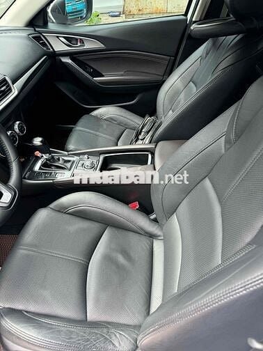 Mazda 3 2018 1.5 AT Sedan - 74000 km