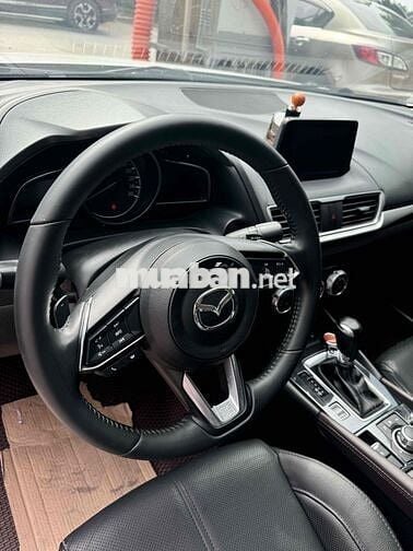 Mazda 3 2018 1.5 AT Sedan - 74000 km