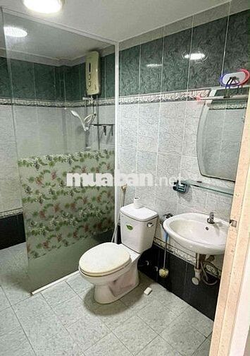 PHÒNG ĐẸP ĐẦY ĐỦ TIỆN NGHI CÓ BAN CÔNG DÀNH CHO NỮ