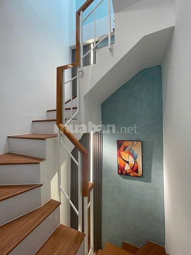 Nhà Tân bình giá rẻ , lạc long quân , ngang 2 dài 8 , 3 lầu , HC đủ