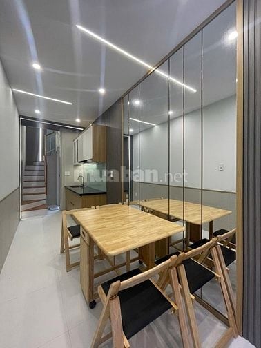 Nhà Tân bình giá rẻ , lạc long quân , ngang 2 dài 8 , 3 lầu , HC đủ