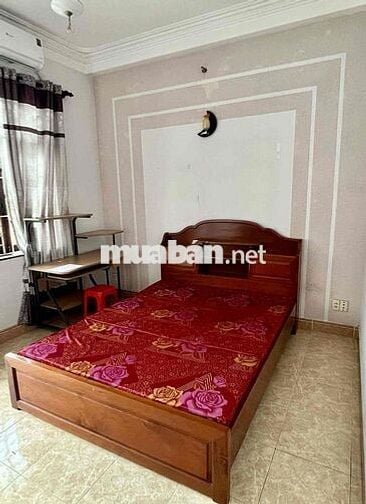 PHÒNG ĐẸP ĐẦY ĐỦ TIỆN NGHI CÓ BAN CÔNG DÀNH CHO NỮ