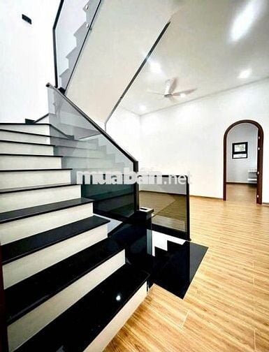 CẦN BÁN GẤP NHÀ PHỐ MẶT TIỀN GẦN KHU DL ĐẠI NAM GIÁ CHỈ 1,85T, DT 76m2