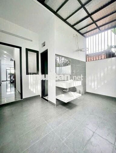 CẦN BÁN GẤP NHÀ PHỐ MẶT TIỀN GẦN KHU DL ĐẠI NAM GIÁ CHỈ 1,85T, DT 76m2