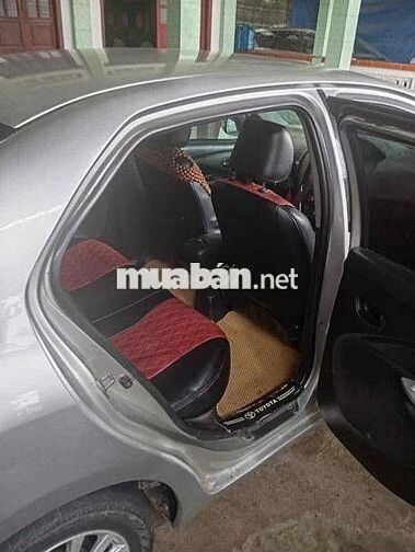 Toyota Vios 2011 E - 300000 km