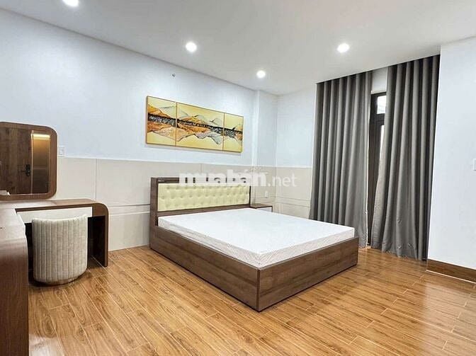 CHO THUÊ NHÀ ĐƯỜNG NGUYỄN MINH HOÀNG 7X20M 1 HẦM 4 TẦNG