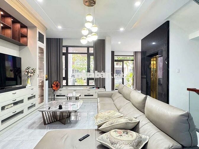 CHO THUÊ NHÀ ĐƯỜNG NGUYỄN MINH HOÀNG 7X20M 1 HẦM 4 TẦNG