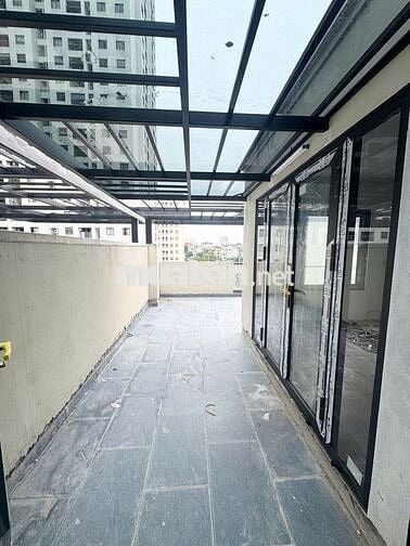 Chính chủ cho thuê liền kề 6th element đường Nguyễn Văn Huyên 107m 5T