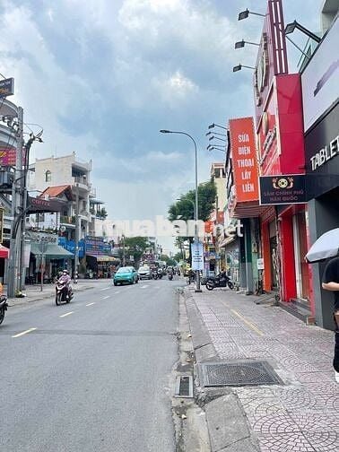 MT Hoàng Hoa Thám Ngay Ngã Ba Trường Chinh Và Ngay Chợ Hoàng Hoa Thám