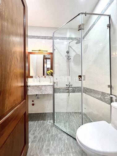 Ở NGAY! CĂN HỘ NỘI THẤT CAO CẤP GẦN CV LÊ THỊ RIÊNG THANG MÁY - BẢO VỆ