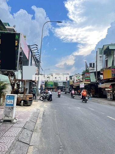 MT Hoàng Hoa Thám Ngay Ngã Ba Trường Chinh Và Ngay Chợ Hoàng Hoa Thám