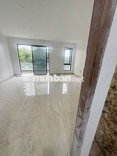 Chính chủ cho thuê liền kề 6th element đường Nguyễn Văn Huyên 107m 5T