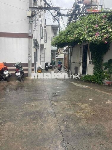 Bán nhà Lương Ngọc Quyến,3 Tầng, 2PN,kế bên Emart Phan Văn Trị, TL