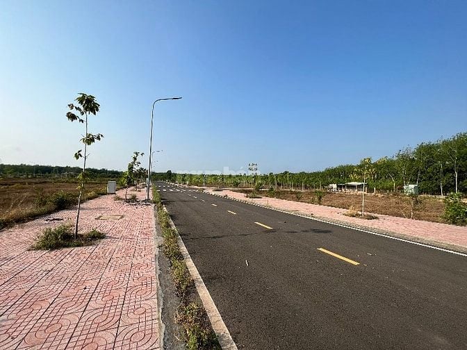 Bán gấp lô đất 5x20 đường nhựa, thổ cư ngay Đồng Xoài